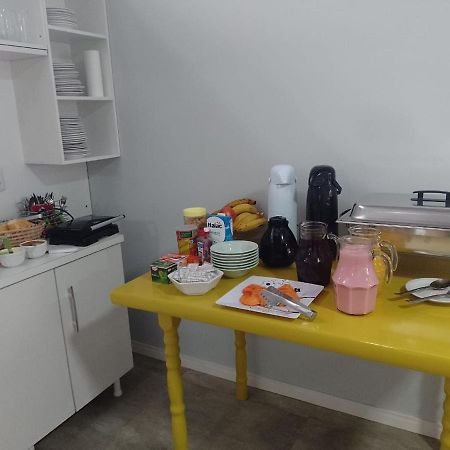 Pousada Leal Penha  Bagian luar foto